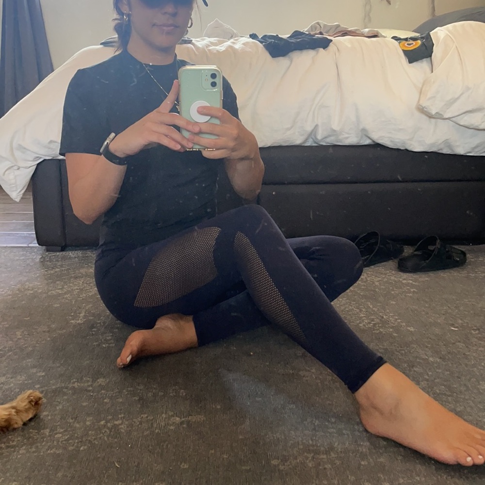 Lululemon leggings dark blue with hole design